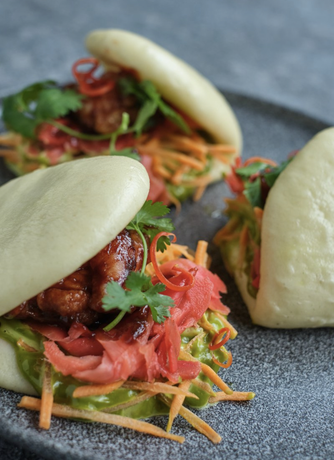 With chicken in hoisin sauce, pickled ginger, fresh carrot and ginger mayonnaise<br>250 g.