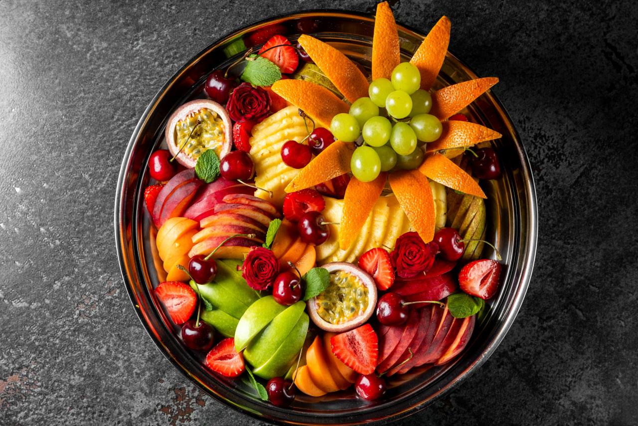 <span style="font-weight: 700;">Plateau of exotic fruits </span><br>