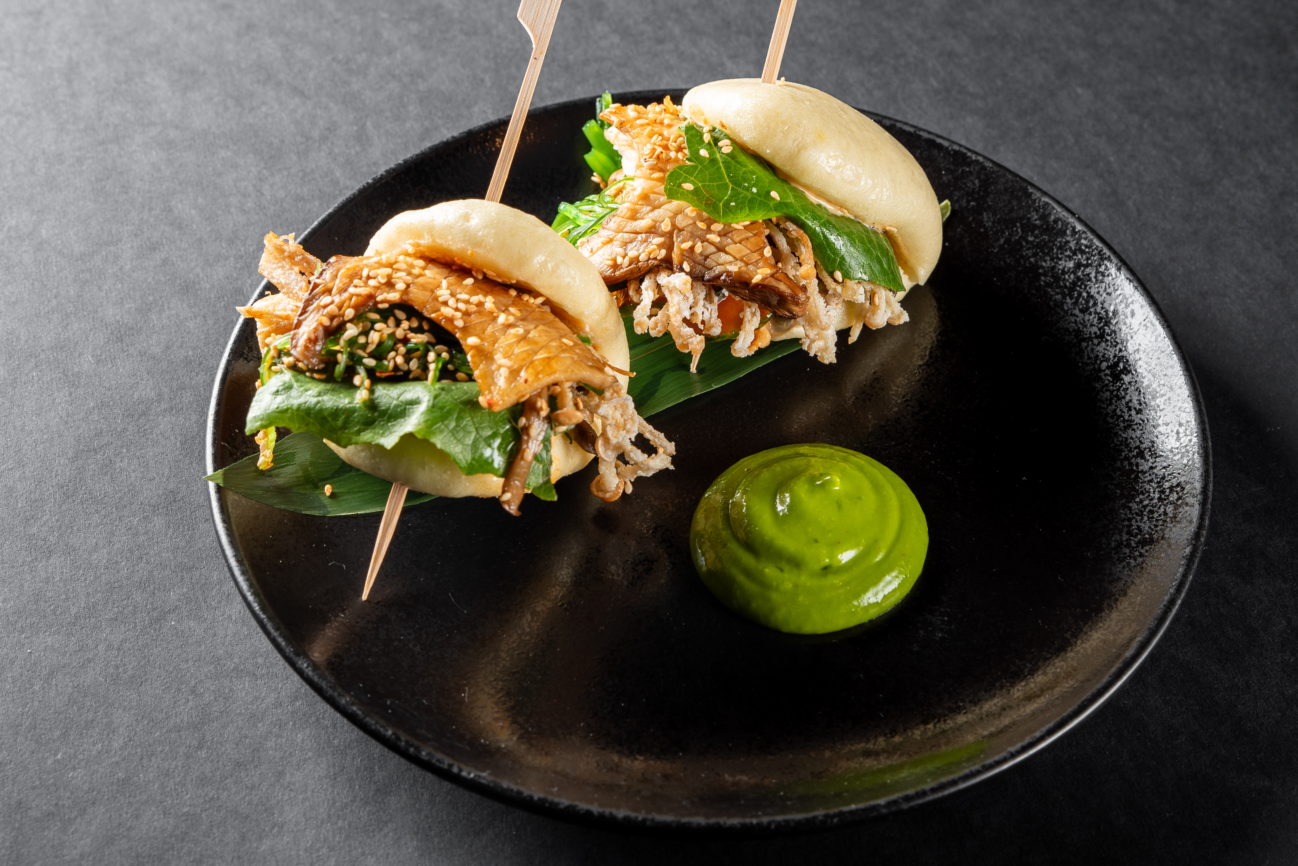 Bao with Japanese mushrooms, chuka seaweed and truffle sauce