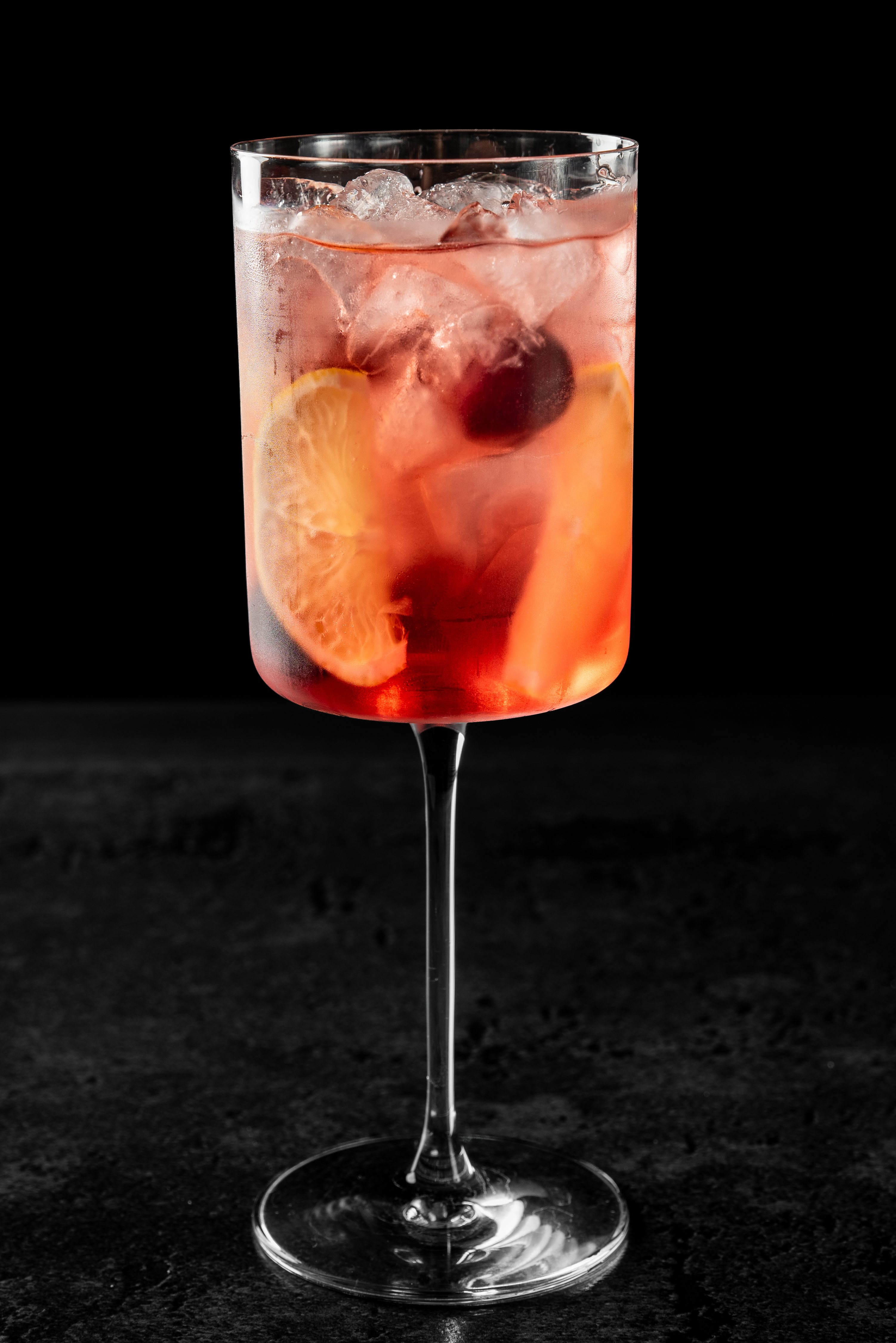 <span style="font-weight: 700;">Watermelon Spritz</span><br>(Сок арбуза, домашний виноград, мята, игристое)