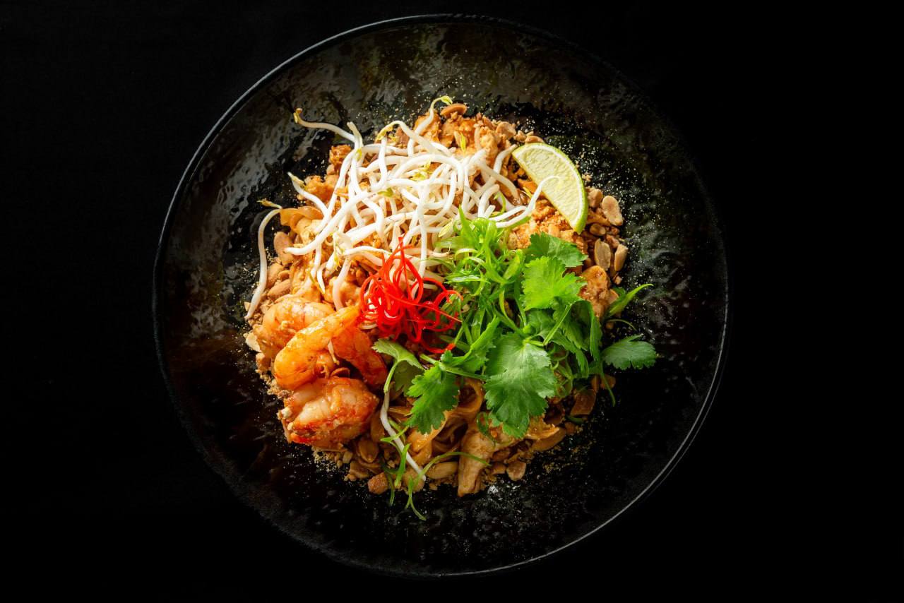 Rice noodles "Pad Thai" with shrimp and chicken