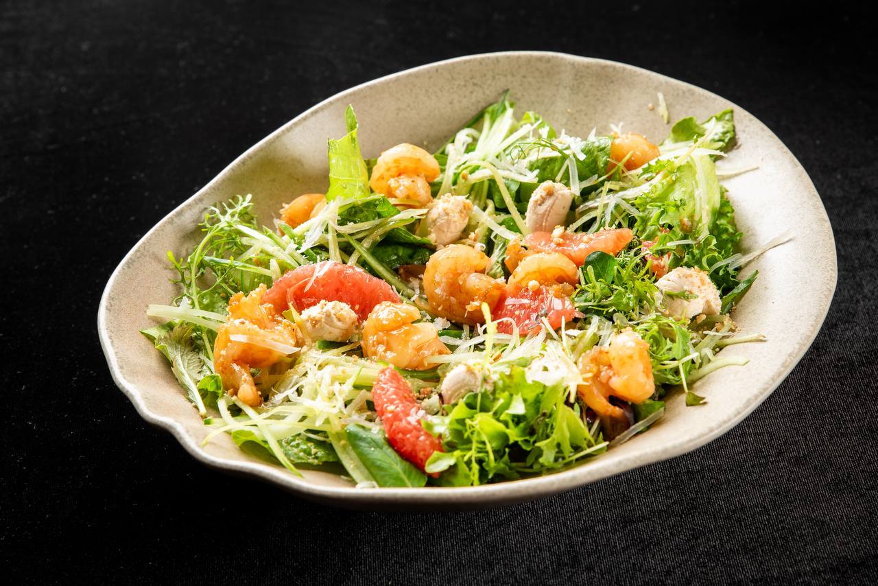 <span style="font-weight: 700;">Салат с креветкой и грейпфрутом</span><br>
