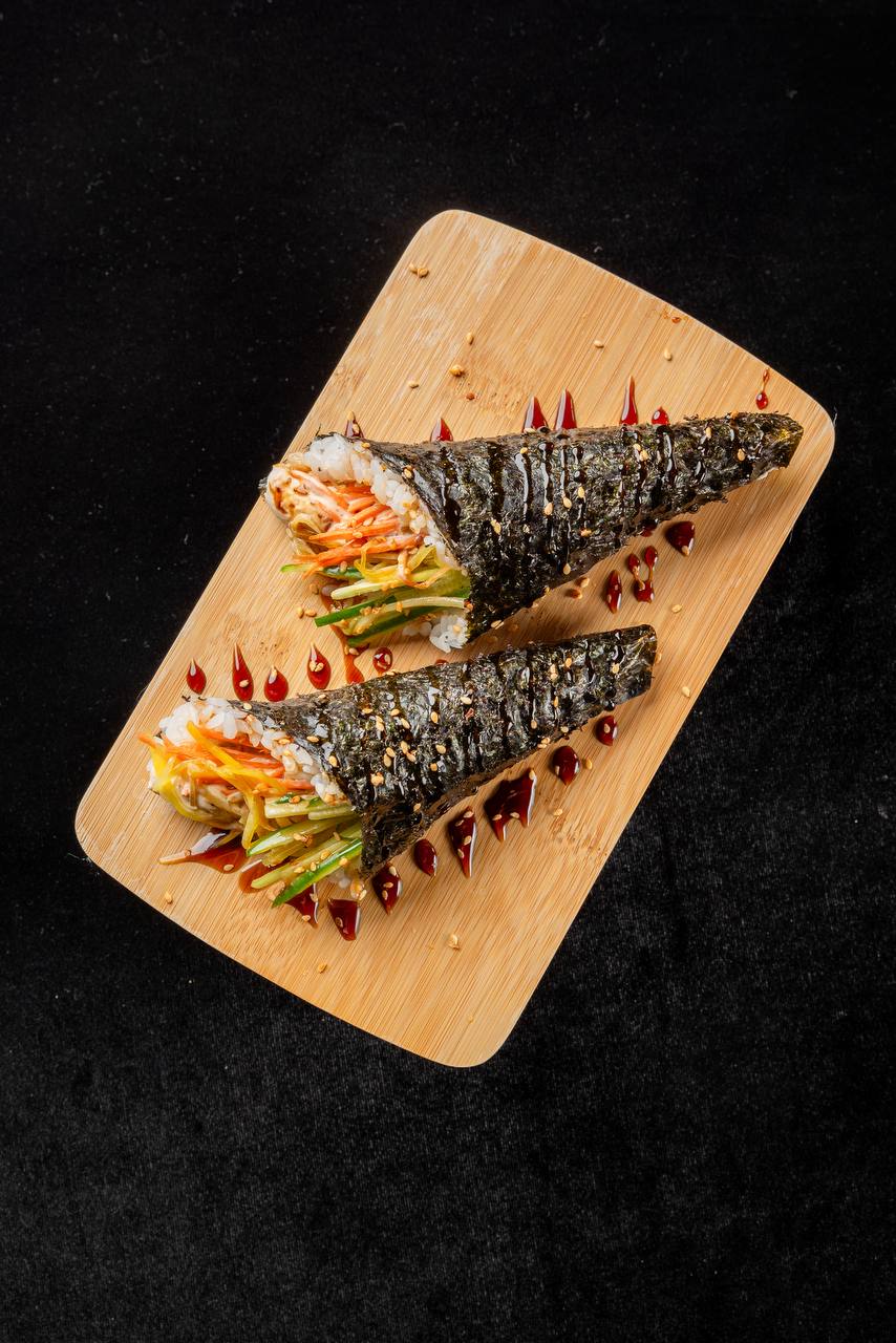 <span style="font-weight: 700;">Темаки с овощами</span><br>