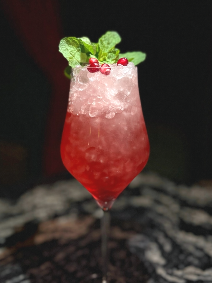 <strong>Сердце дракона</strong><br>Лiдскае Рубiнавае, свежий имбирь, Branca menta, Гранат<br>