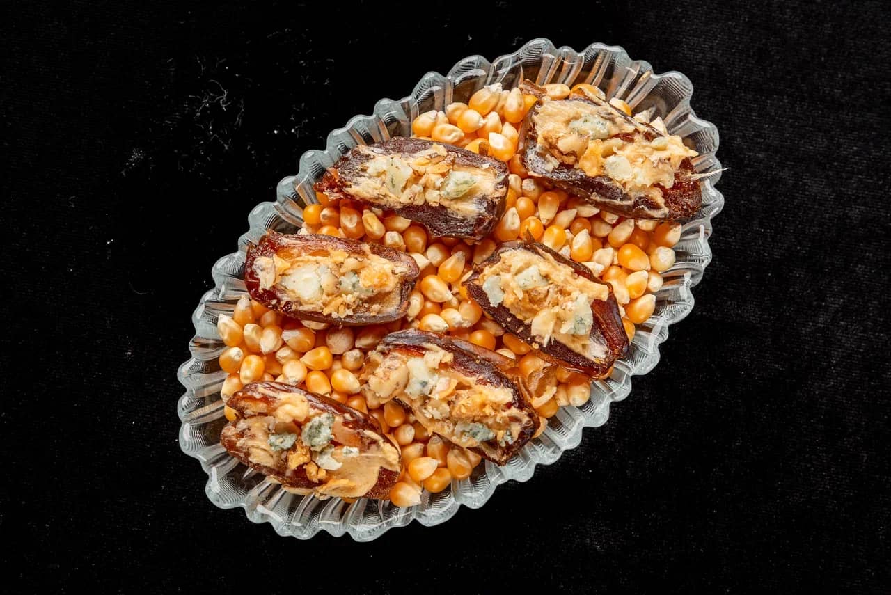 <span style="font-weight: 700">Dates with Dorblue Cheese</span><br>